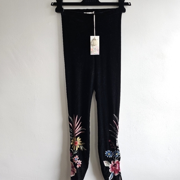 New Johnny Was Tiarei Stretch Velvet Floral Embroidery Black Leggings NWT XXS - Picture 9 of 15
